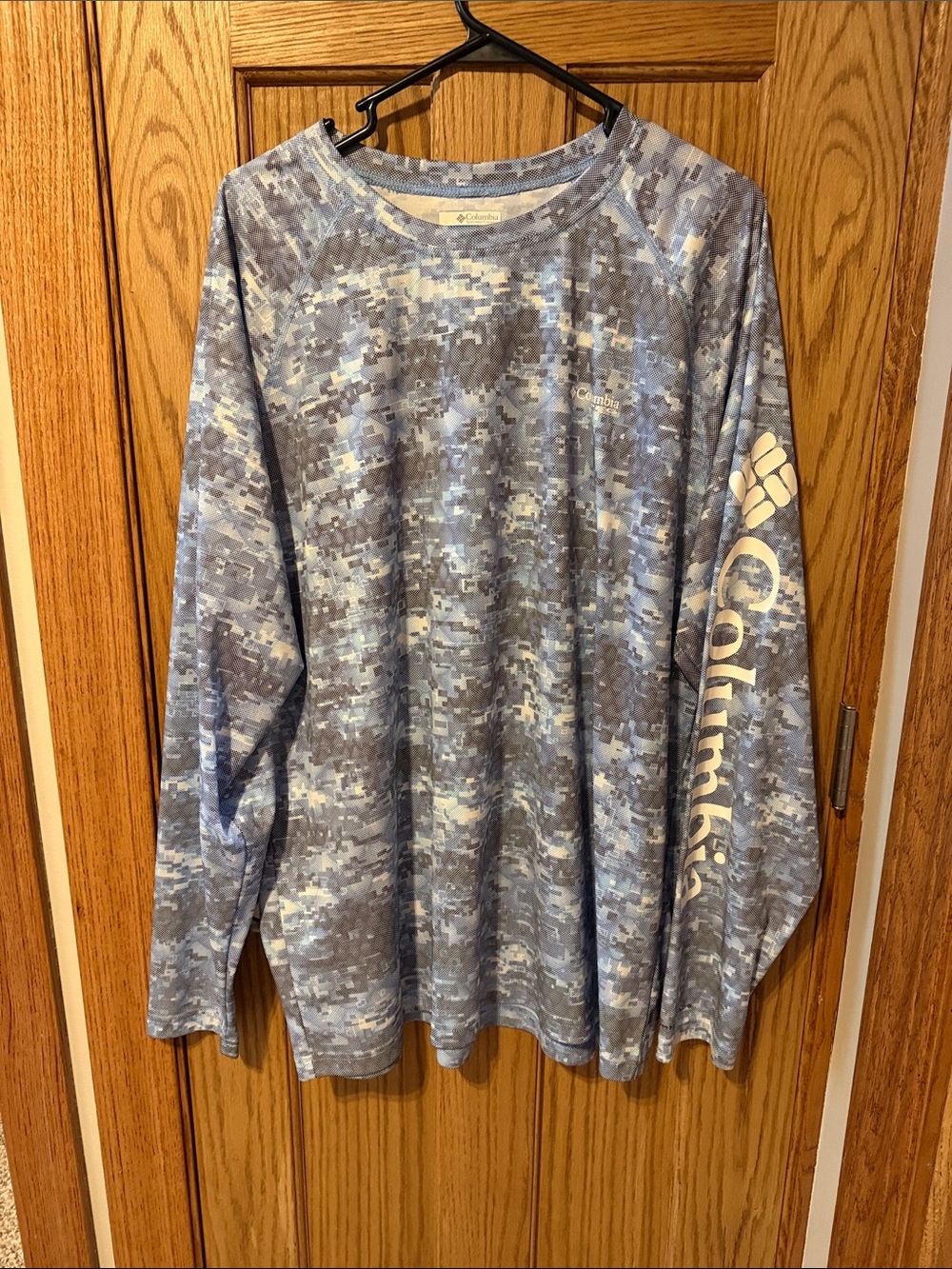 Columbia MensBlue Blue Digital Camo Long Sleeve Tee